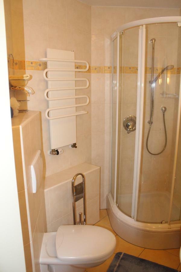 Faehrhaus Ferienwohnung 사르부르크 외부 사진